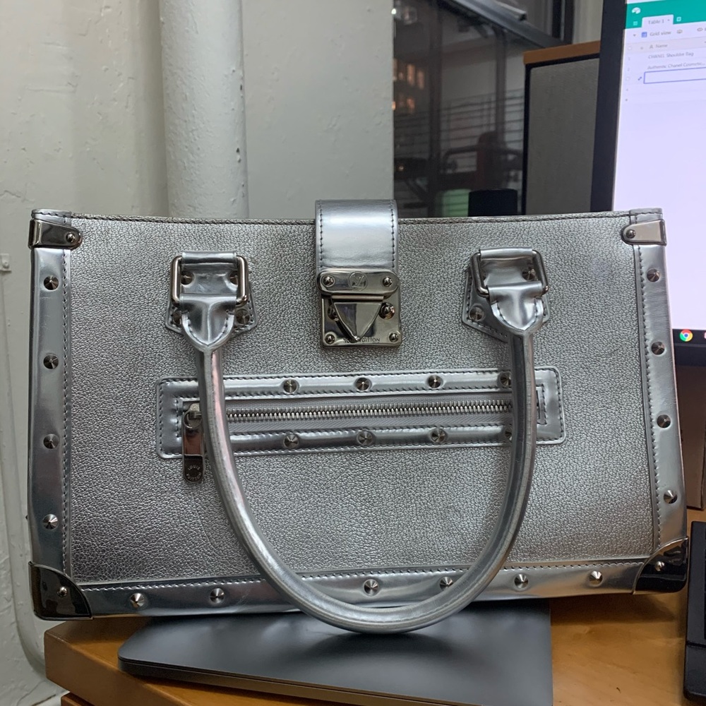 RARE! Authentic Louis Vuitton le fabuleux handbag